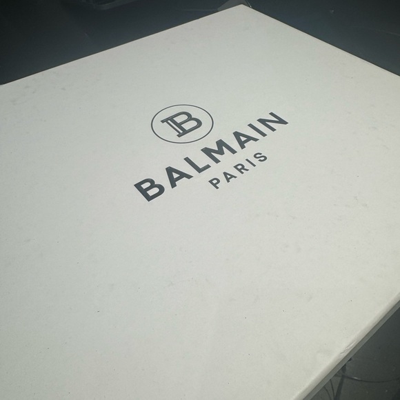 New in box with dust bags main image 3